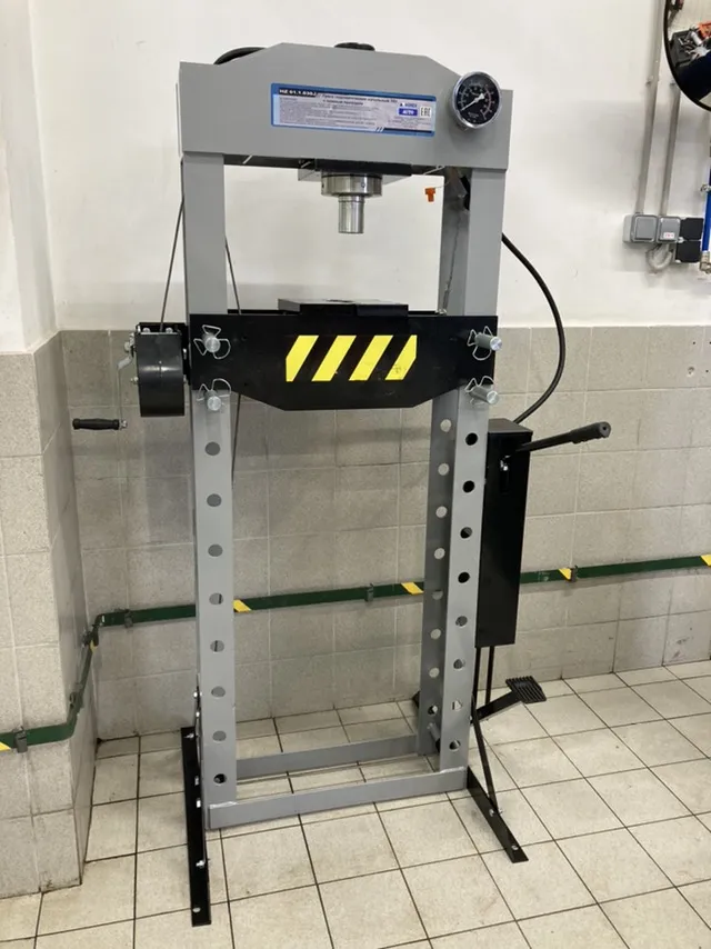 Пресс гидравлический с усилием 30 т (ручной и ножной привод) Хорекс Авто HZ 01.1.030J