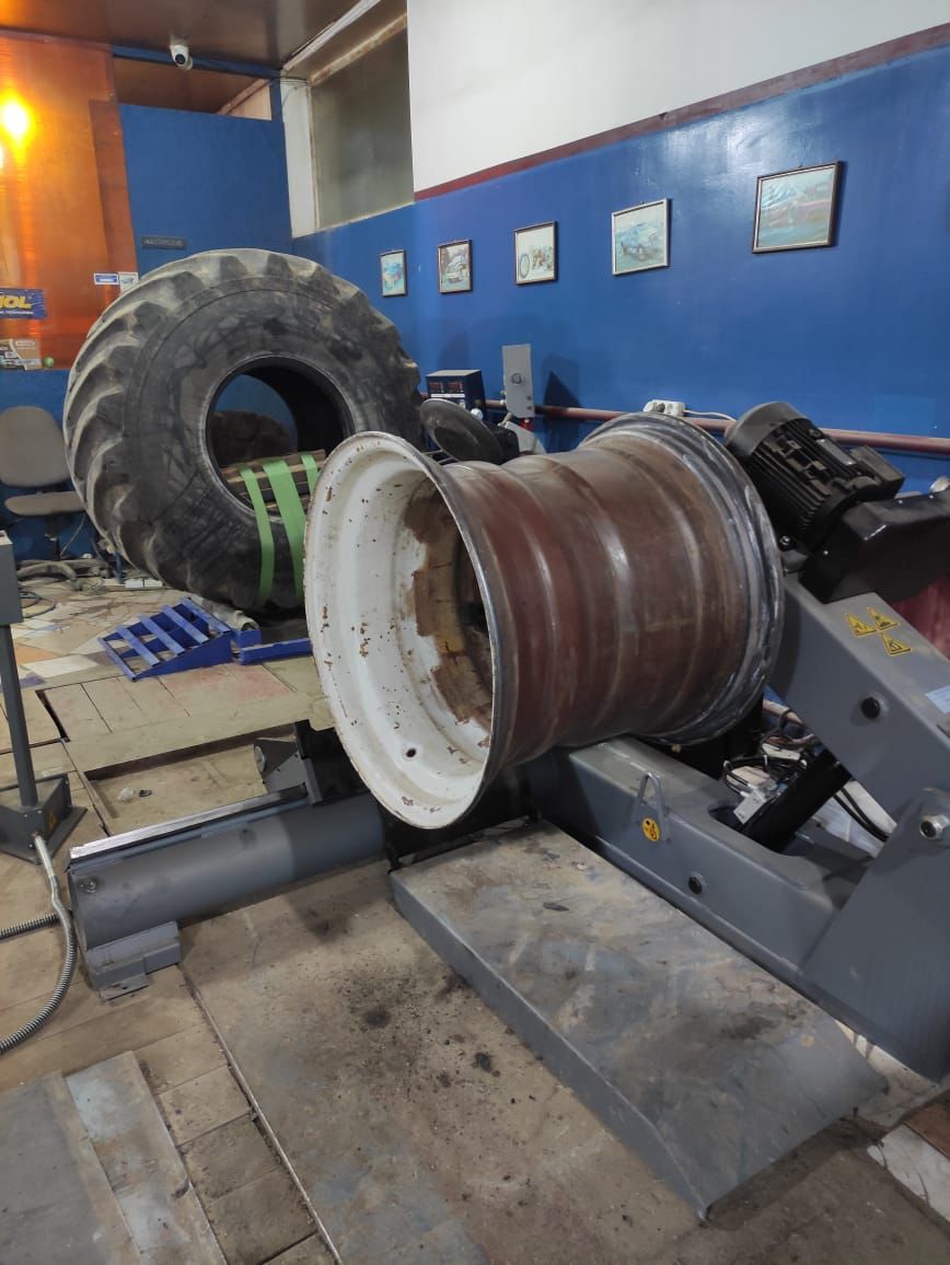 Стенд шиномонтажный для грузовых автомобилей 14-56" Хорекс Авто LC590D