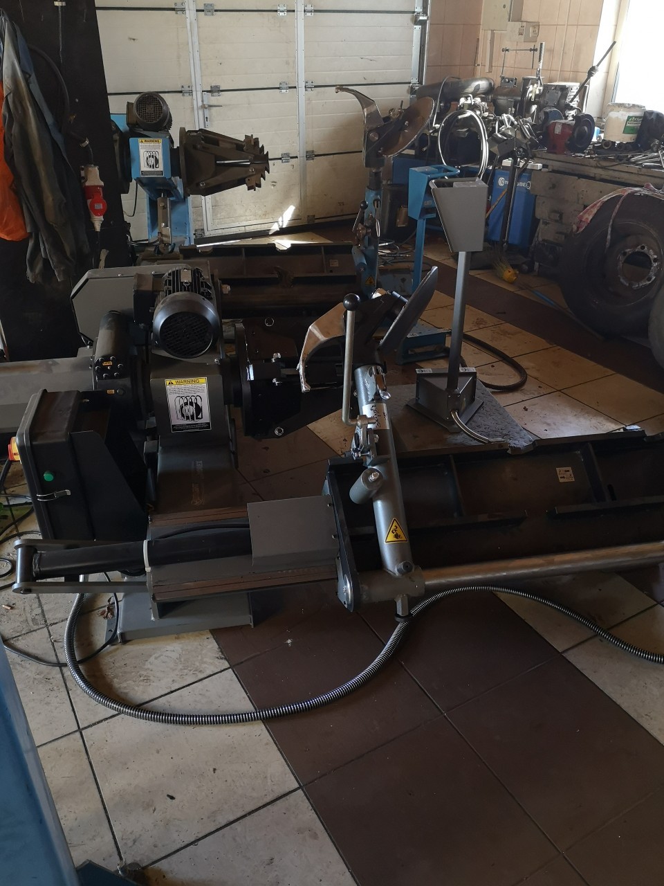 Стенд шиномонтажный для грузовых автомобилей 14-56" Хорекс Авто LC590D