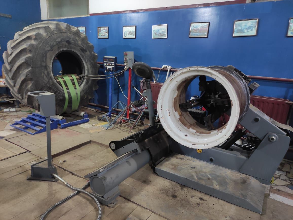 Стенд шиномонтажный для грузовых автомобилей 14-56" Хорекс Авто LC590D